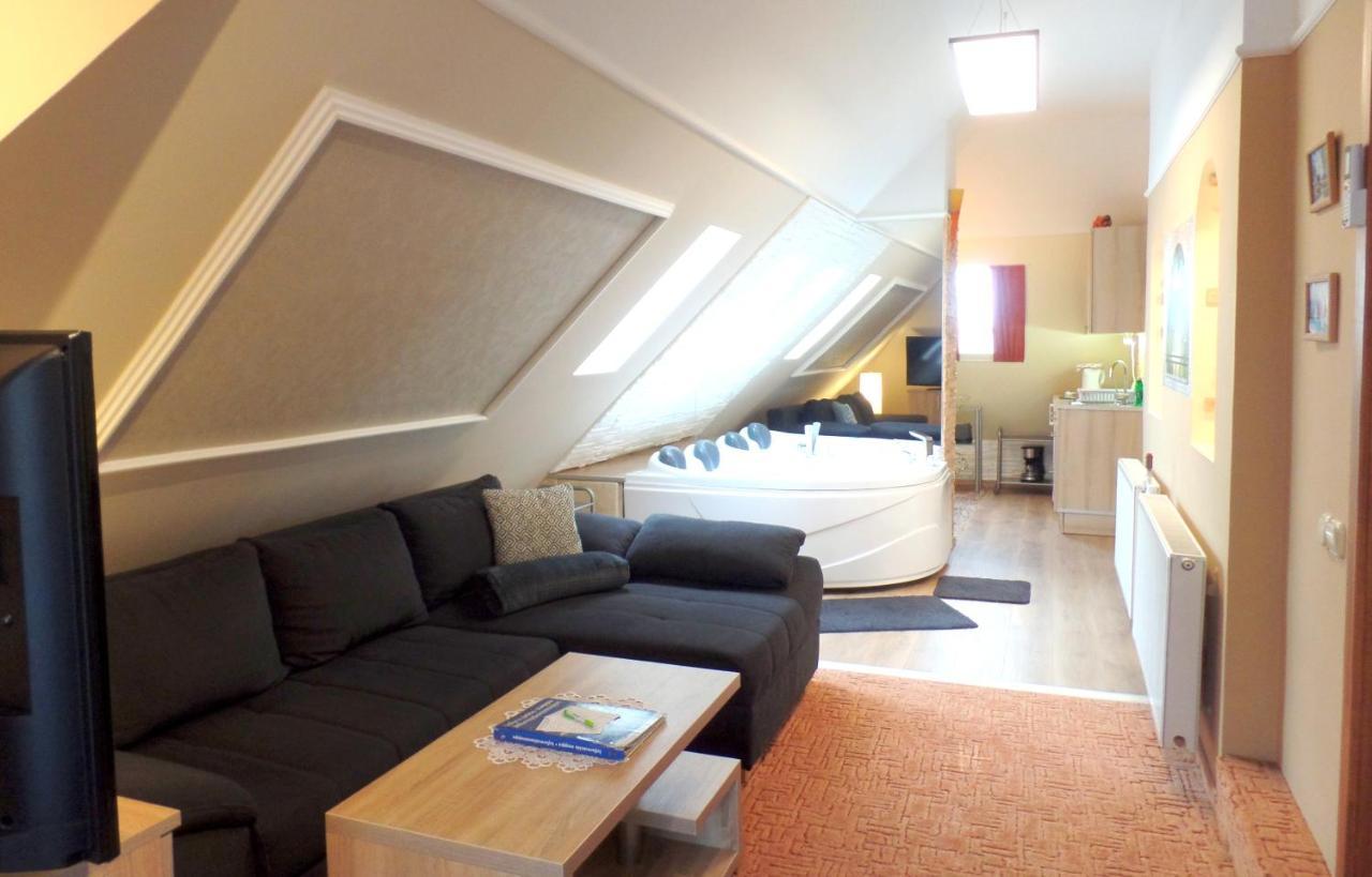 Apartman Siesta Buek - Buekfuerdo 외부 사진